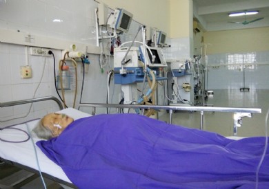 Nội soi ngược dòng đặt stent đường mật thành công cho bệnh nhân 90 tuổi