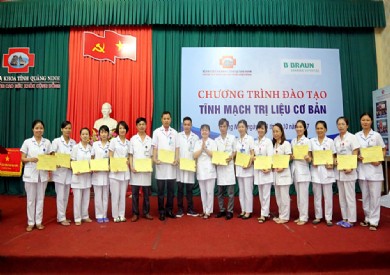 Bệnh viện Đa khoa tỉnh tổ chức Chương trình đào tạo tĩnh mạch trị liệu cơ bản