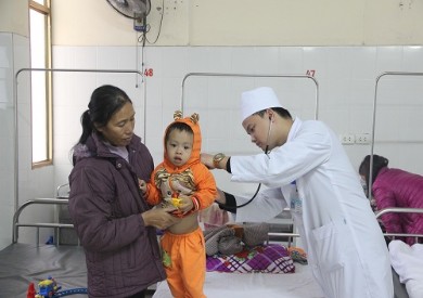 Thời tiết chuyển lạnh: Cha mẹ cần đề phòng bệnh hô hấp cho trẻ nhỏ