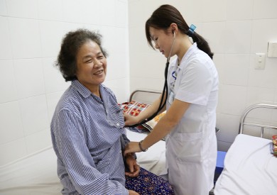 Lần đầu tiên dùng mũi khoan kim cương thông tắc xơ vữa lòng mạch vành
