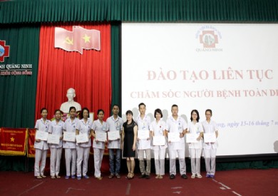 Bệnh viện Đa khoa tỉnh Quảng Ninh tổ chức chương trình đào tạo liên tục chăm sóc người bệnh toàn diện
