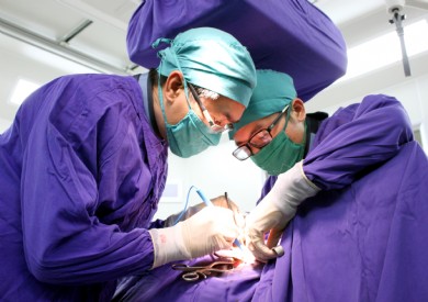 Bệnh viện đa khoa tỉnh: Đặt thành công máy tạo nhịp vĩnh viễn đường vào tĩnh mạch đầu