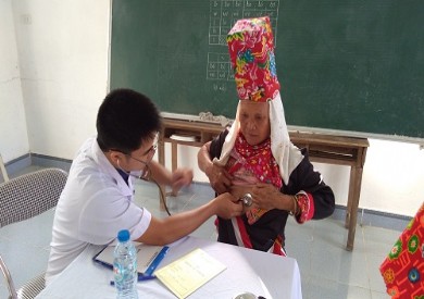 Khám, cấp phát thuốc miễn phí cho các xã vùng cao huyện Đầm Hà