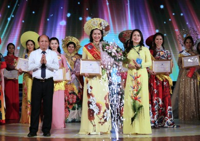Nữ bác sĩ Bệnh viện Đa khoa tỉnh giành giải Nhất Hội thi nữ ngành Y tài năng, duyên dáng năm 2018