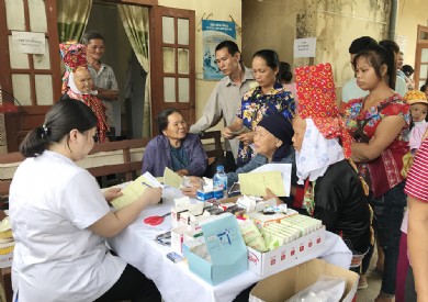 Khám và cấp phát thuốc miễn phí cho các xã vùng sâu, vùng xa huyện Đầm Hà