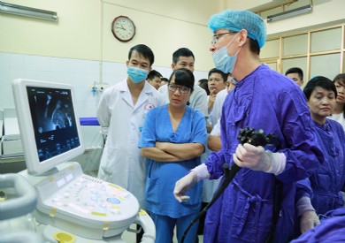 Bệnh viện ĐK tỉnh tổ chức Hội thảo khoa học nội soi siêu âm với chuyên gia Singapore