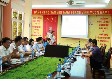 Đoàn kiểm tra Công đoàn ngành Y tế làm việc tại Bệnh viện Đa khoa tỉnh Quảng Ninh