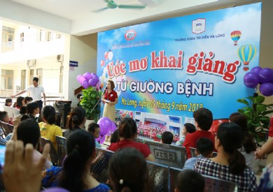 Lễ khai giảng đặc biệt dành cho các bệnh nhi
