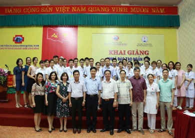Khai giảng khóa đào tạo ngắn hạn “Định hướng chuyên khoa nội khoa”