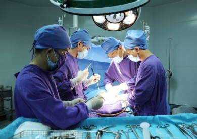 Bóc tách thành công khối u sau phúc mạc kích thước “khủng” hiếm gặp