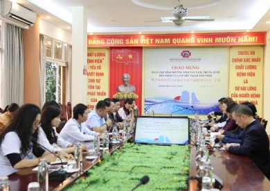 Bệnh viện Đa khoa tỉnh Quảng Ninh tiếp đoàn Phó Tỉnh trưởng tỉnh Vân Nam (Trung Quốc)