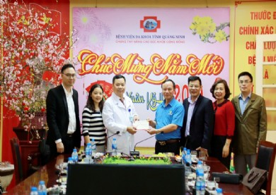 Lãnh đạo Liên đoàn Lao động tỉnh đến thăm, chúc Tết CBCNV và bệnh nhân tại Bệnh viện Đa khoa tỉnh