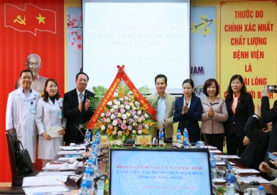 Đoàn Giám sát Quốc hội làm việc tại Bệnh viện Đa khoa tỉnh Quảng Ninh