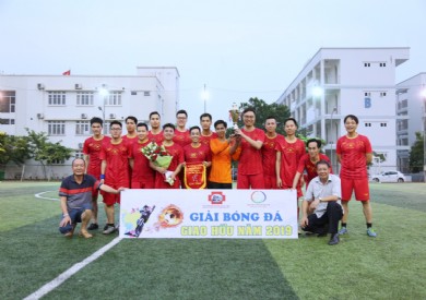 Giải bóng đá giao hữu giữa Bệnh viện Đa khoa tỉnh và Bệnh viện Sản Nhi Quảng Ninh
