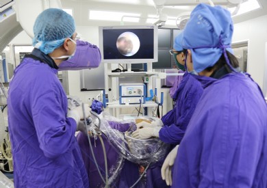 Triển khai tán sỏi đường mật qua da bằng laser: Lựa chọn tối ưu cho trường hợp tái phát nặng