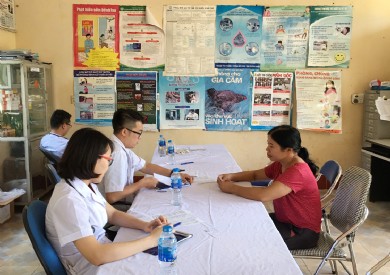 Khám và cấp phát thuốc miễn phí cho xã vùng sâu, vùng xa huyện Hoành Bồ