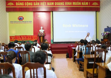 Bệnh viện Đa khoa tỉnh tập huấn chẩn đoán điều trị sốt xuất huyết và bệnh Whitmore