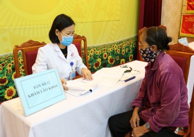 Tổ chức khám sàng lọc cho người cao tuổi tại cộng đồng năm 2020 tại BVĐKT Quảng Ninh