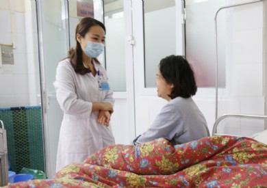 Hạnh phúc “mẹ tròn con vuông” của sản phụ sinh mổ 4 lần, rau cài răng lược nguy kịch