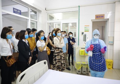 Bệnh viện Đa khoa tỉnh Quảng Ninh tập huấn công tác phòng và kiểm soát lây nhiễm dịch bệnh Covid-19