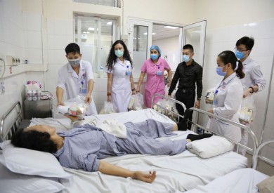 Trao 250 suất quà ý nghĩa cho bệnh nhân khó khăn hưởng ứng ngày Công tác xã hội Việt Nam