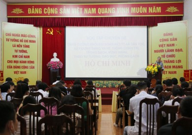 Học tập chuyên đề ''Tăng cường khối đại đoàn kết toàn dân tộc, xây dựng Đảng trong sạch vững mạnh theo tư tưởng Hồ Chí Minh''