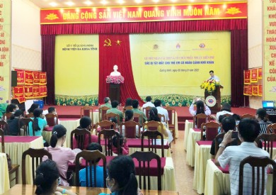 Tiếp nhận tài trợ phẫu thuật mắt miễn phí cho trẻ em có hoàn cảnh khó khăn tại Bệnh viện Đa khoa tỉnh