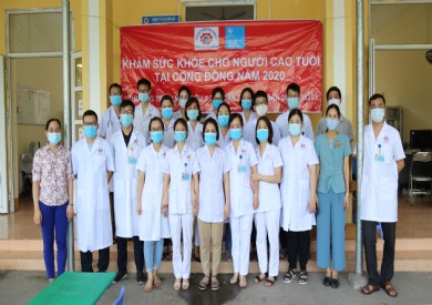 Khám sàng lọc bảo vệ sức khỏe cho người cao tuổi giữa mùa dịch bệnh