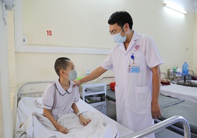 Phẫu thuật dị dạng mạch máu não bẩm sinh cho bệnh nhi 10 tuổi