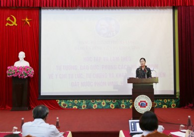 Bệnh viện Đa khoa tỉnh tổ chức chuyên đề học tập và làm theo Bác về ý chí tự lực, tự cường và khát vọng phát triển đất nước