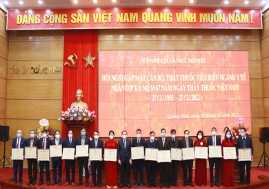 Bí thư Tỉnh uỷ gặp mặt tri ân các cán bộ, thầy thuốc tiêu biểu ngành Y tế Quảng Ninh nhân ngày Thầy thuốc Việt Nam 27/2