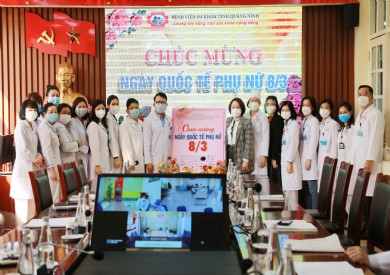 Bệnh viện Đa khoa tỉnh Quảng Ninh tri ân các nữ cán bộ, nhân viên y tế nhân ngày 8/3