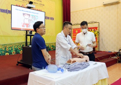Bệnh viện Đa khoa tỉnh tiếp tục đào tạo “Hồi sức cấp cứu nhi” cho đội ngũ y tế toàn ngành