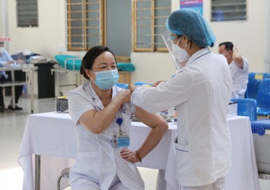 Bệnh viện Đa khoa tỉnh Quảng Ninh triển khai tiêm vắc xin phòng cúm năm 2022 cho nhân viên y tế