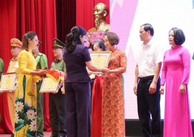 Bệnh viện Đa khoa tỉnh đón nhận bằng khen của UBND tỉnh trong công tác tổ chức SEA Games 31 tại Quảng Ninh