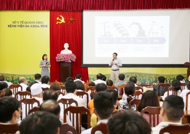 Bệnh viện Đa khoa tỉnh tổ chức tập huấn ''Chuyển đổi số trong y tế: Những vấn đề quan trọng cần phải biết''