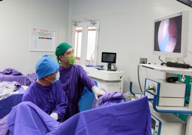 Thoát khỏi nỗi khổ tiểu gấp, tiểu rắt do phì đại tuyến tiền liệt bằng Laser Holmium (HoLep)