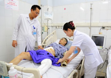 Phối hợp liên viện cứu bệnh nhân sốc đa chấn thương, vỡ eo động mạch chủ thoát “cửa tử” ngoạn mục