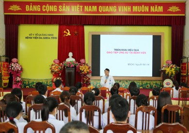 Bệnh viện Đa khoa tỉnh Quảng Ninh phổ biến quy chế làm việc và tập huấn kỹ năng giao tiếp ứng xử cho nhân viên mới năm 2023