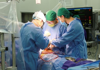 Bệnh viện Đa khoa tỉnh Quảng Ninh phẫu thuật thay van tim nhân tạo cho bệnh nhân từng mổ sửa van tim
