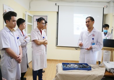 Bệnh viện Đa khoa tỉnh Quảng Ninh khai giảng khóa đào tạo “Phẫu thuật nội soi cơ bản”