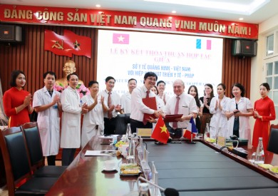 Bệnh viện Đa khoa tỉnh Quảng Ninh đẩy mạnh hợp tác đào tạo quốc tế với Hiệp hội Hỗ trợ phát triển Y tế Pháp