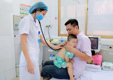Bệnh viện Đa khoa tỉnh Quảng Ninh tăng đột biến trẻ nhập viện do viêm phổi