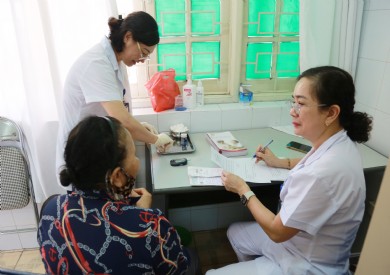 Kiểm soát đường huyết sau ăn miễn phí cho 520 bệnh nhân đái tháo đường