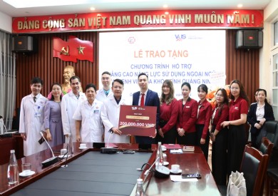 Bệnh viện Đa khoa tỉnh Quảng Ninh ký kết hợp tác chương trình hỗ trợ nâng cao năng lực ngoại ngữ cho cán bộ, nhân viên y tế