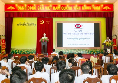 Bệnh viện Đa khoa tỉnh Quảng Ninh tổ chức 6 lớp tập huấn nâng cao Kỹ năng giao tiếp ứng xử và phổ biến Luật khám bệnh, chữa bệnh số 15/2023/QH15