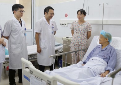 Phẫu thuật cứu sống nữ du khách đột quỵ do vỡ dị dạng mạch não