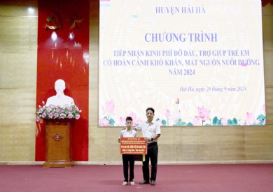 Bệnh viện Đa khoa tỉnh Quảng Ninh tiếp nối yêu thương, nhận đỡ đầu thêm trẻ em khó khăn tại huyện Hải Hà