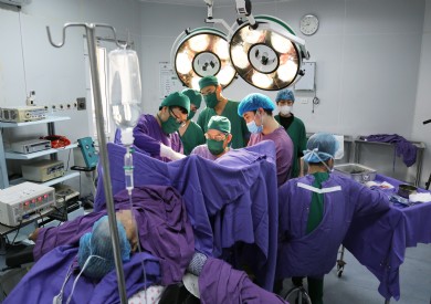 Phẫu thuật điều trị dứt điểm táo bón do túi sa trực tràng bằng máy cắt nối qua đường tự nhiên