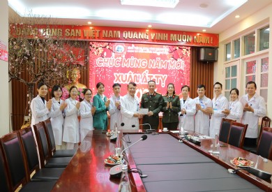 Công an tỉnh Quảng Ninh khen thưởng mô hình tự quản an ninh trật tự tại Bệnh viện Đa khoa tỉnh